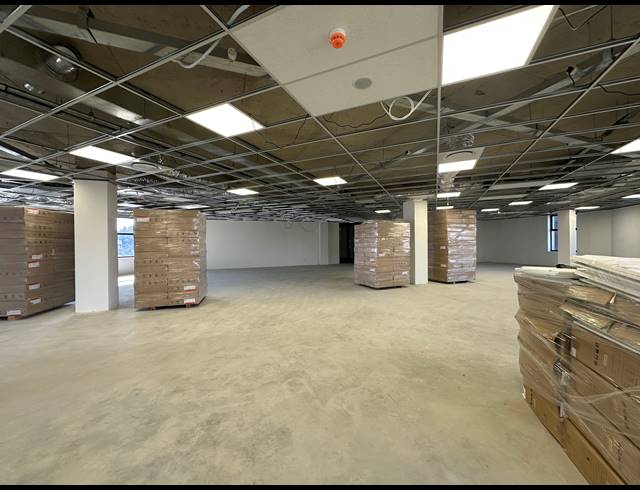 512M² OFFICE TO LET IN GLENADRIENNE